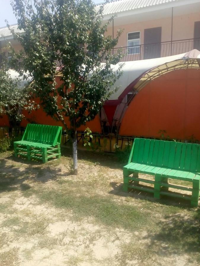 Monte Karlo Hotel Zaliznyy Port Ngoại thất bức ảnh